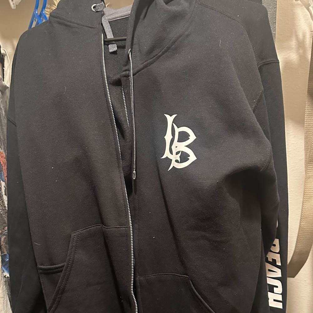 Long Beach zip up size medium men fruit of loom